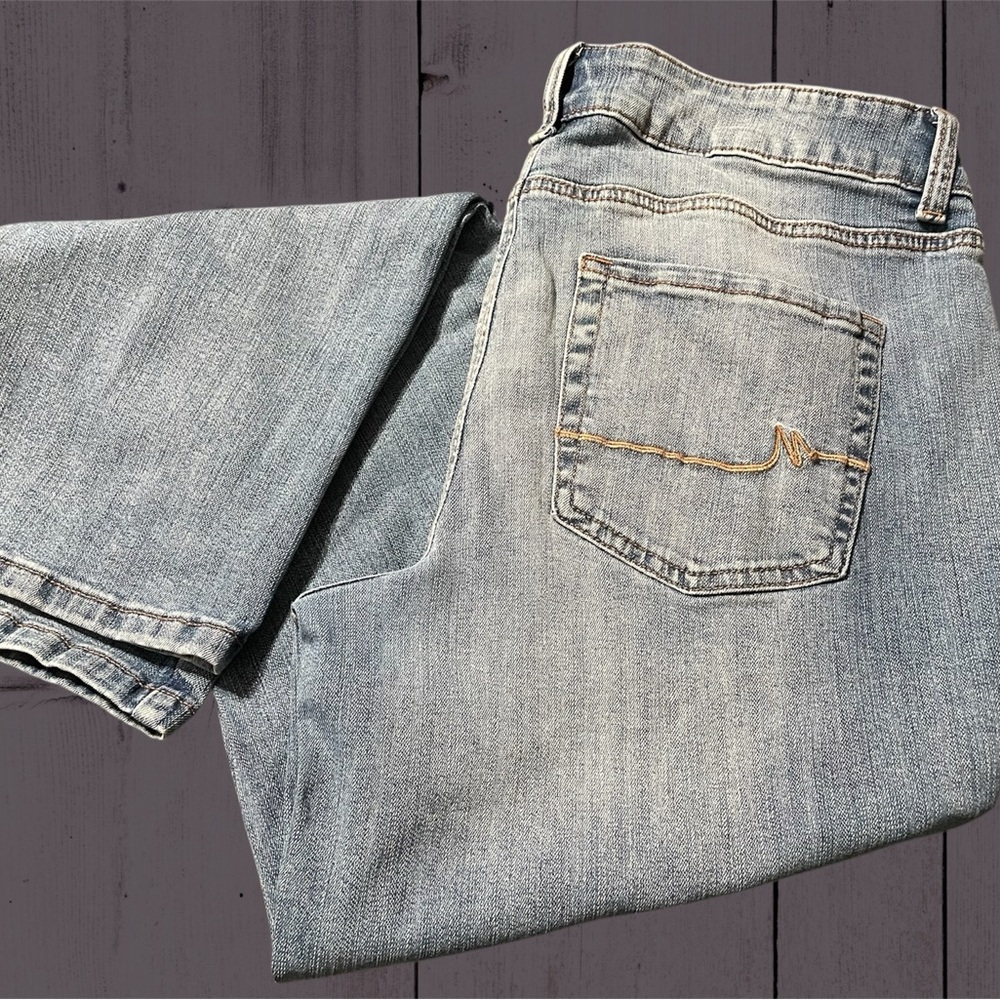 Maurices Straight Leg Mid Rise Jeans